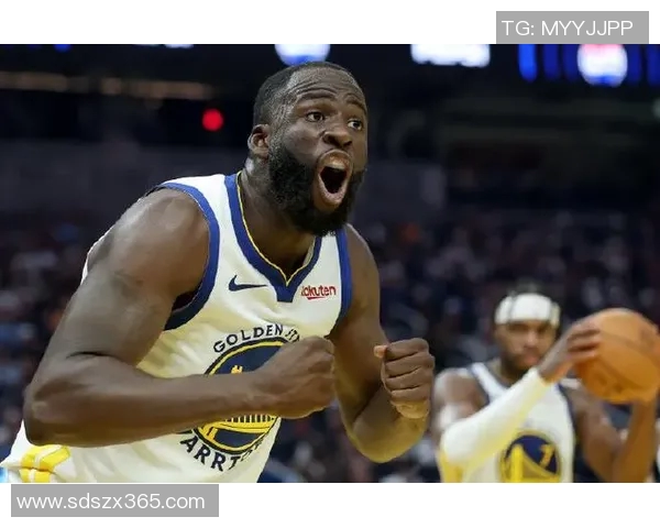 勇士与掘金季前赛库里表现精彩引发球迷热议与期待