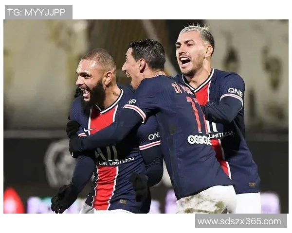 卢卡斯在对阵门兴的精彩表现引发球迷热议与期待