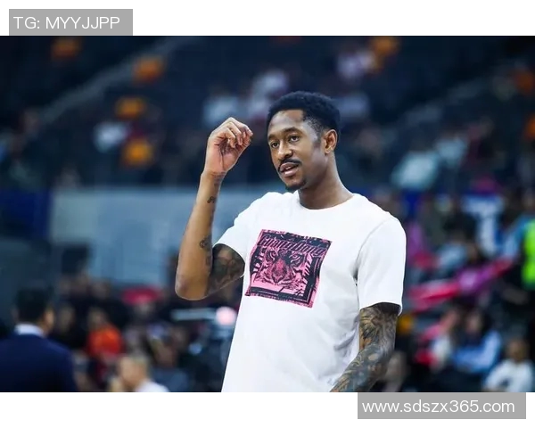 马尚布鲁克斯的篮球之路:从新秀到明星的辉煌历程与成长故事 马尚布鲁克斯的篮球之路:从新秀到明星的辉煌历程与成长故事