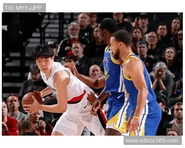 骑士与勇士激战正酣1月17日精彩对决引发球迷热议 骑士与勇士激战正酣1月17日精彩对决引发球迷热议